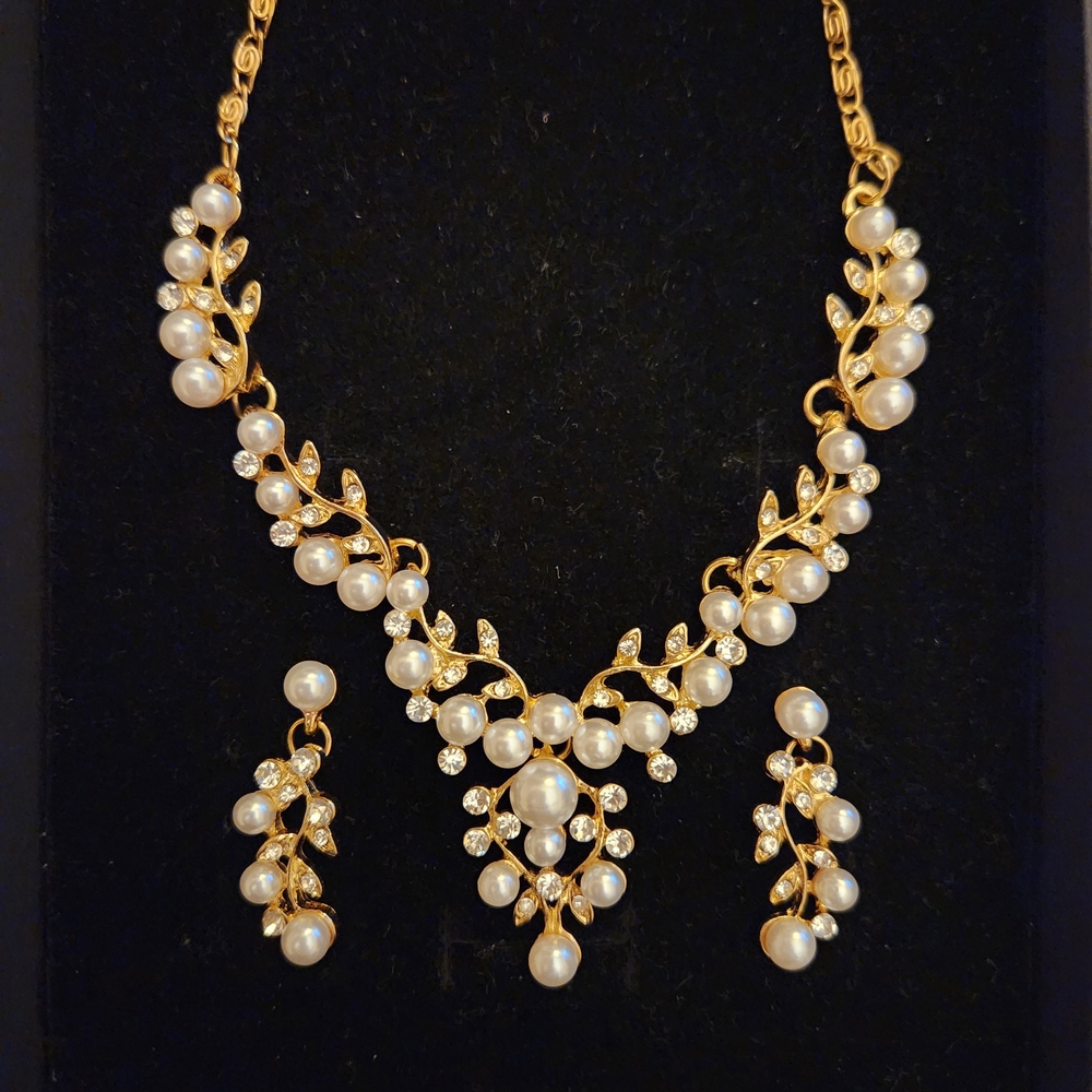 Gold And Pearl Necklace And Earring Set